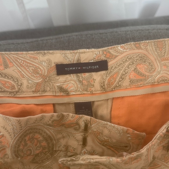 Tommy Hilfiger Paisley Crop Pants in Cream and Peach - Picture 2 of 3